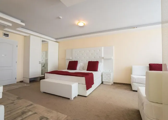 Hotel Perla Gold Отель